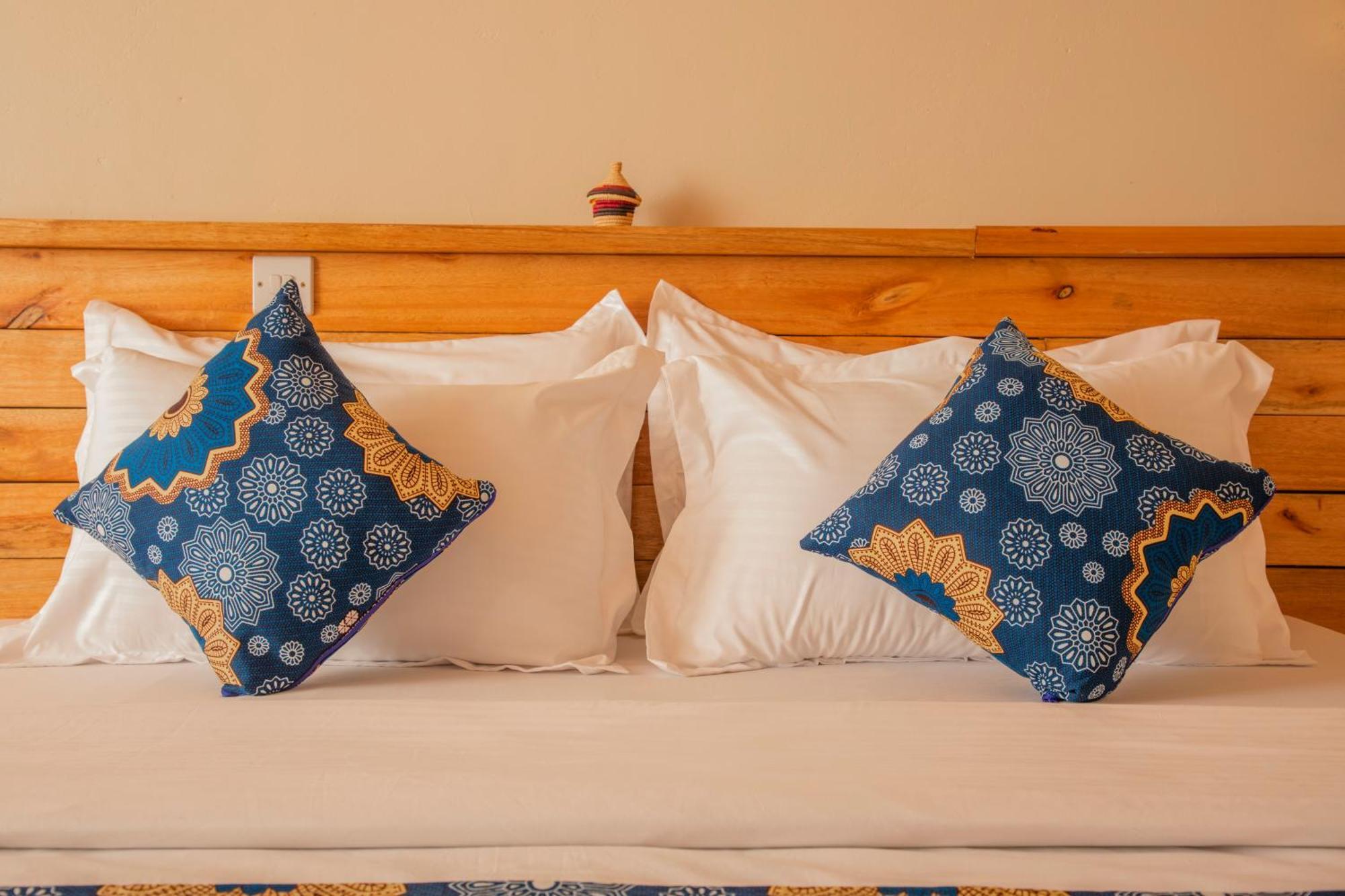 Kaswa Lodge Fort Portal Экстерьер фото